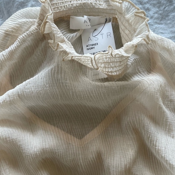 New -  RUFFLED BLOUSE - Picture 1 of 6